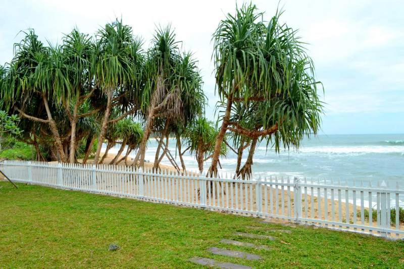 Guru Beach Resort タンガラ エクステリア 写真